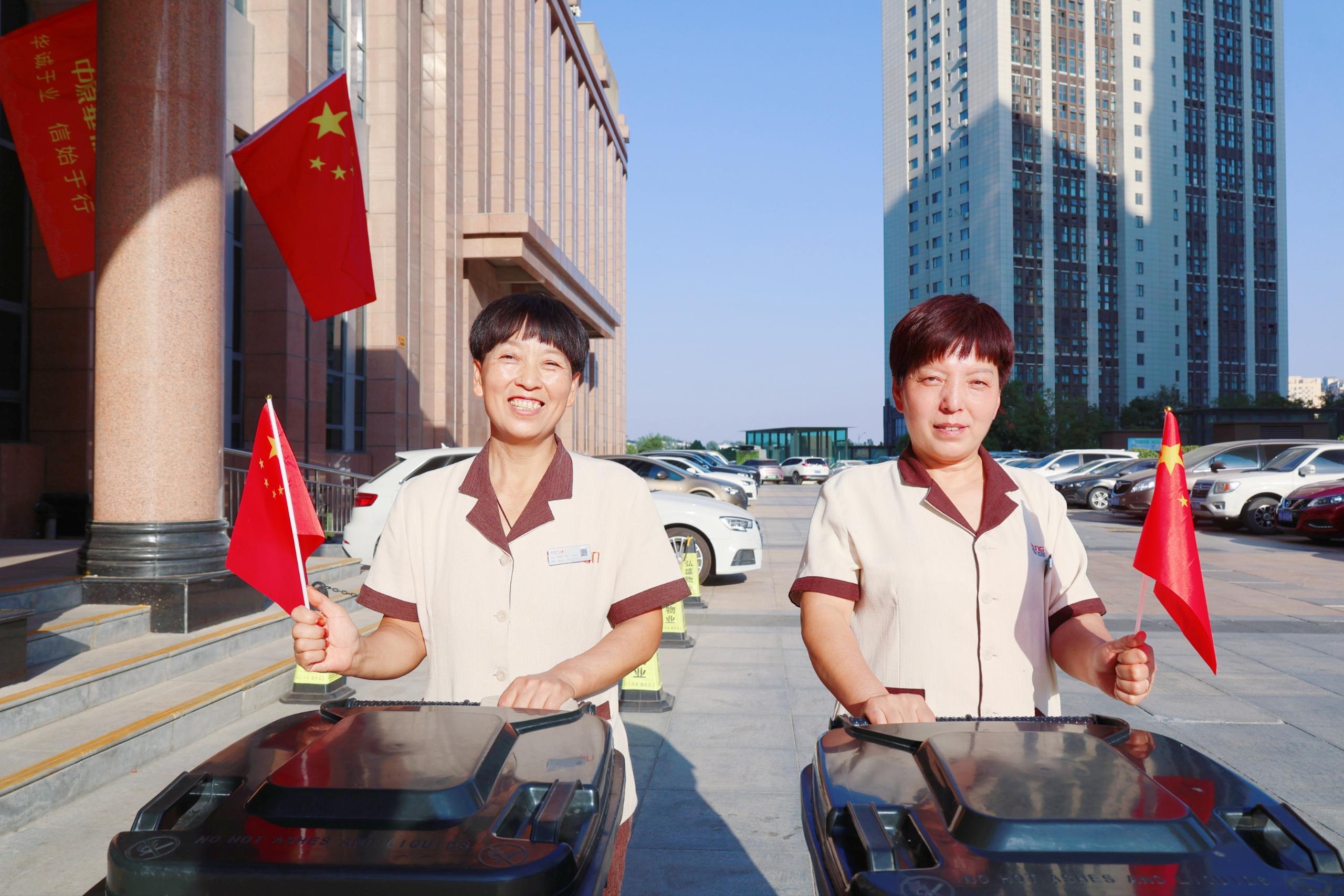 庆祝建国73周年丨弘盛人用坚守祝福祖国，用服务守护家园 