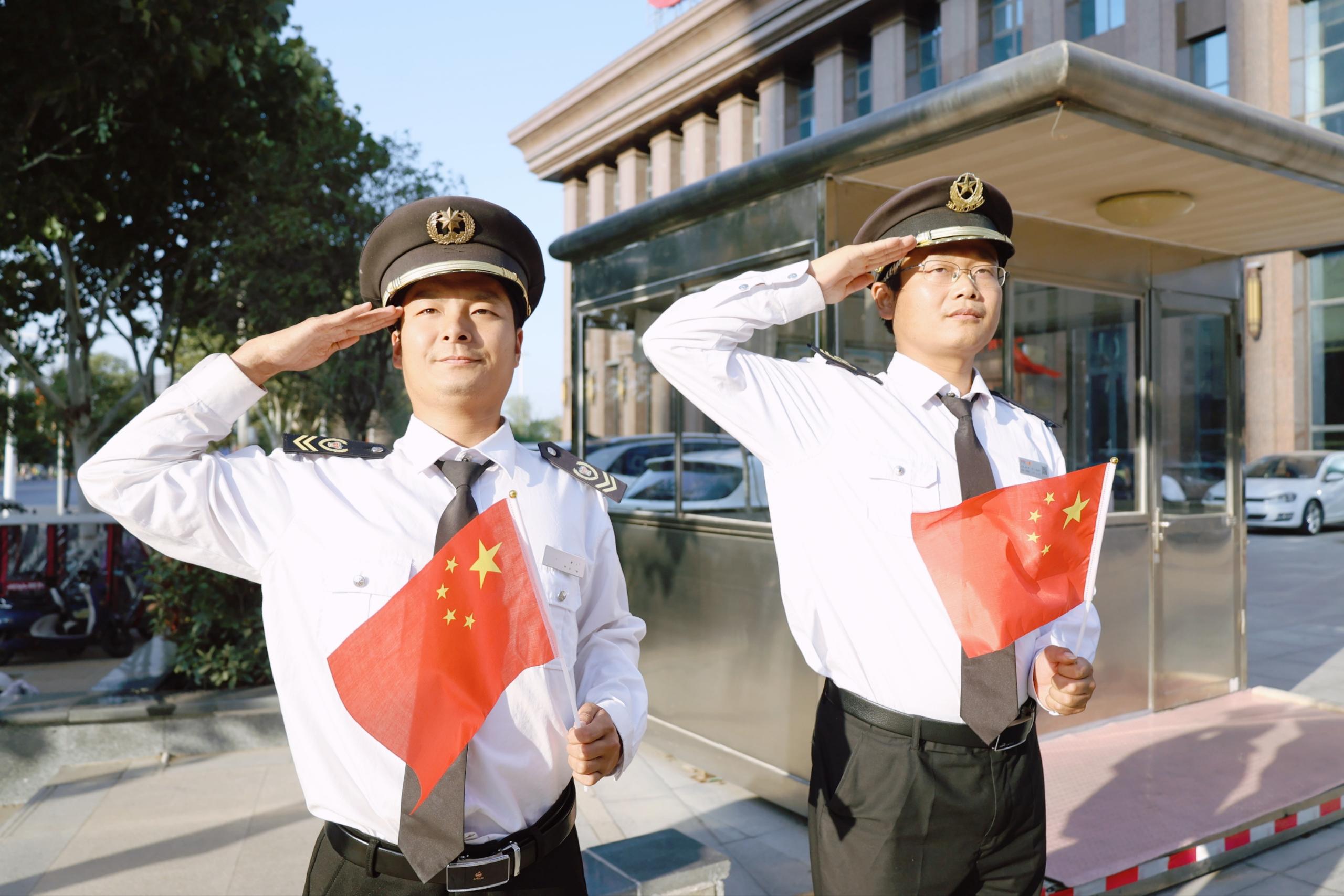 庆祝建国73周年丨弘盛人用坚守祝福祖国，用服务守护家园 